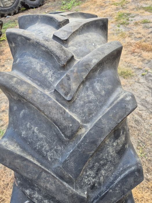 Opona 14.9-24  14.9r24