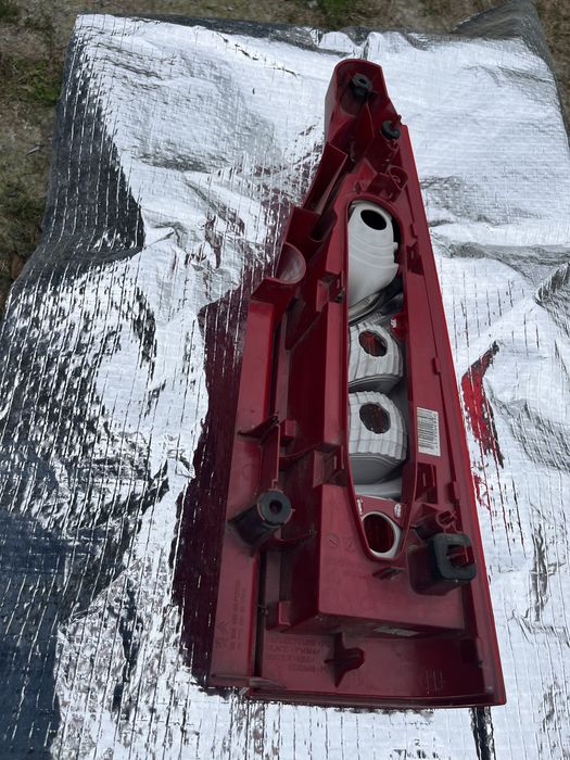 Продам для вантажівок фонарь задний Peugeot Partner Citroen Berlingo