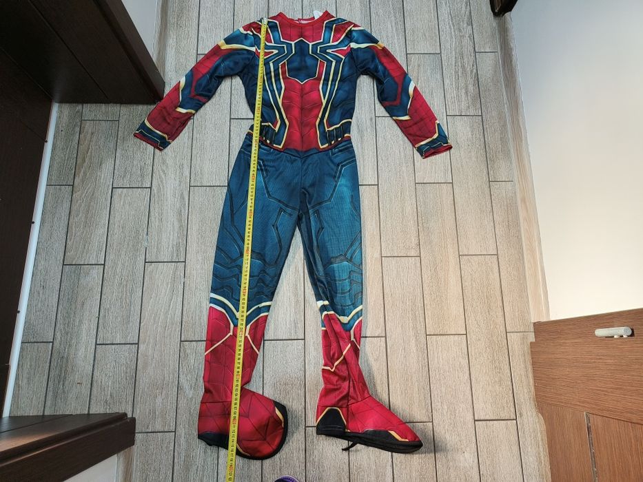 Strój Spiderman-a Spiderman Marvel Avengers roz. 6-8 lat (116-128 cm)