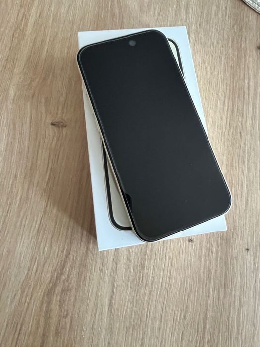 iPhone 15 128 GB Super Stan Komplet
