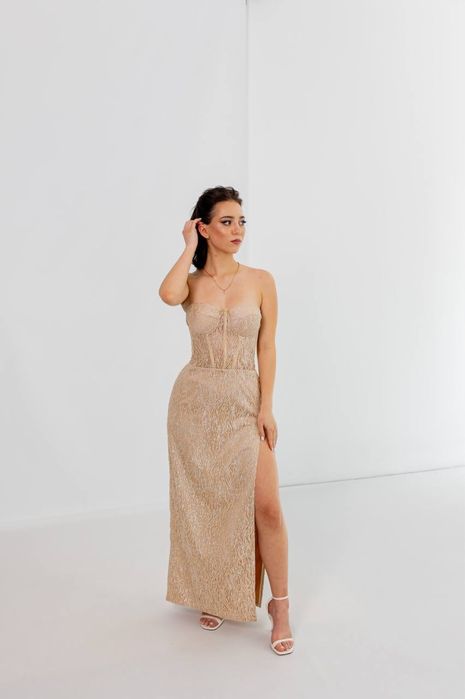 Випускна корсетна сукня