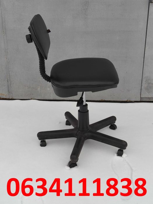 Маникюрное кресло (стул косметолога)