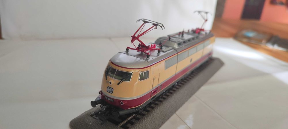 Kolejka - Elektrowóz BR 03E ROCO skala H0