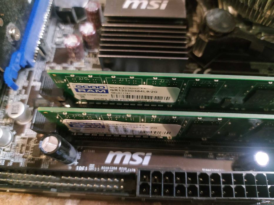 Płyta główna MS-7592, RAM 4GB, PENTIUM 3,00 GHz, grafika MSI 2GB.