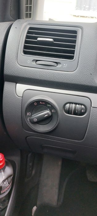 Volkswagen Golf 5 CAXA 1.4
