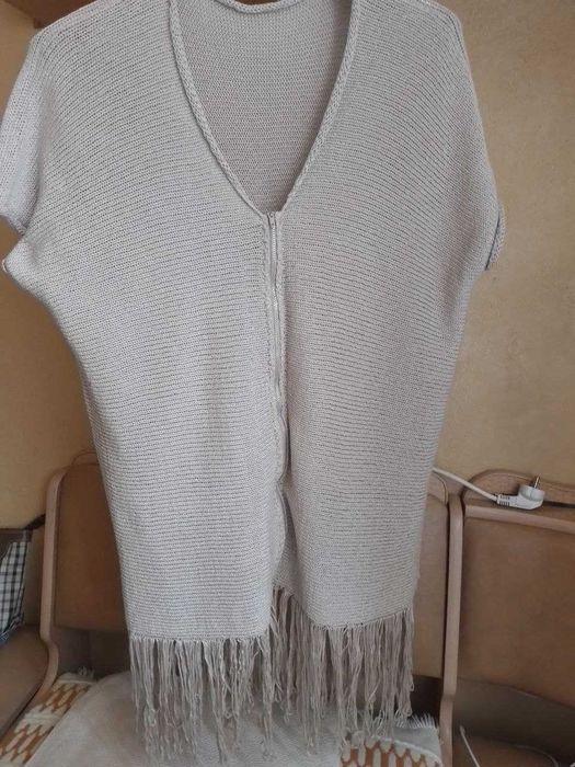 кардиган в'язаний без рукавів