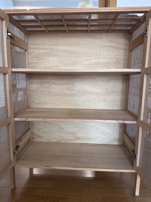 Aparador Sklum com alguns defeitos