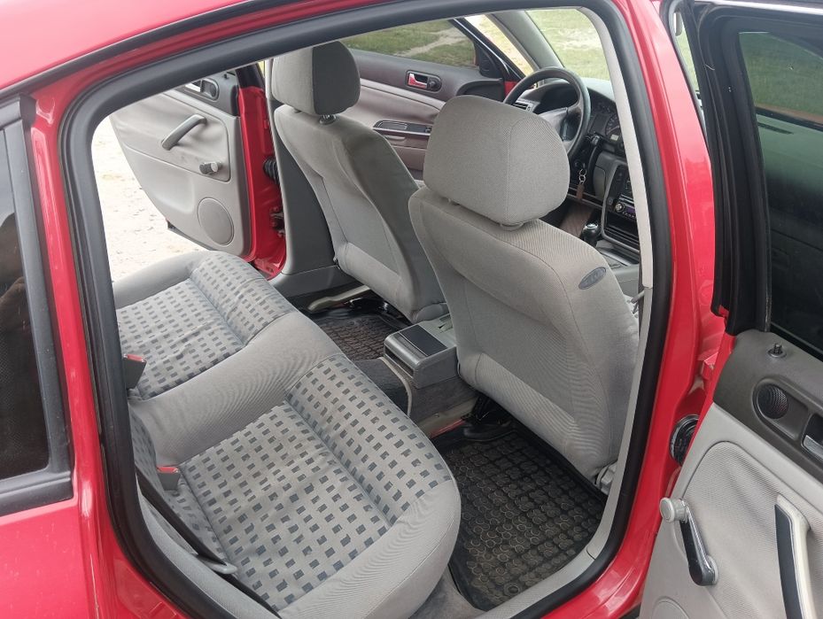 Volkswagen Passat 2000 VIN WVWZZZ3BZYP342054 фото оголошення 9 з 24
