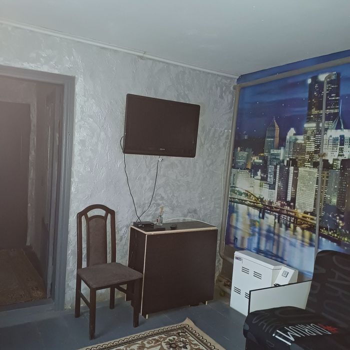 Продається будинок з усіма зручностями та жилою літнею кухнею.