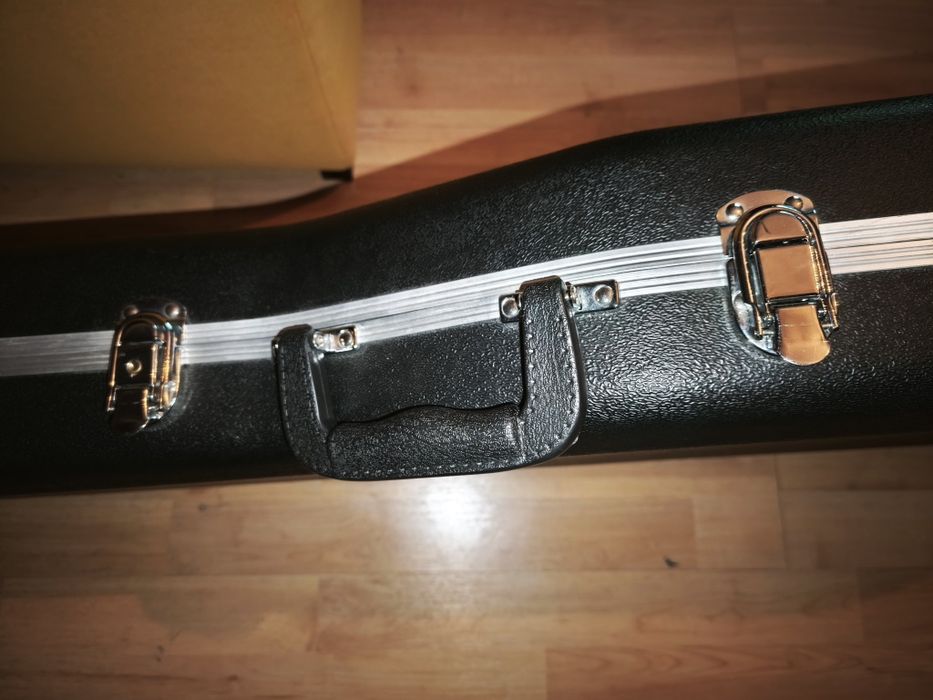Twardy uniwersalny futerał na gitarę basową hardcase Mayones