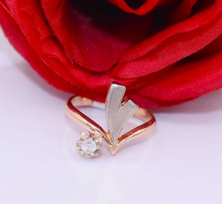 Złoty pierścionek p.585/3,38g z cyrkonią