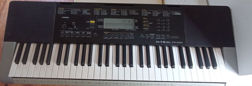 Piano teclado marca CASIO em bom estado