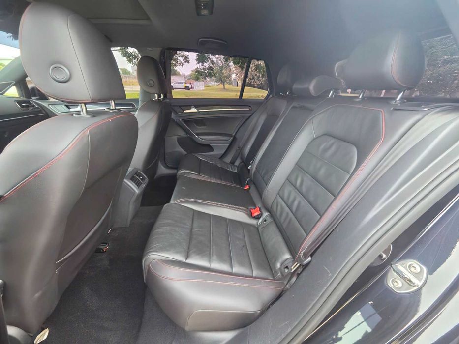 Volkswagen Golf GTI      2015