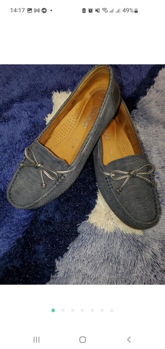 Жіночі босоніжки в гарному стані