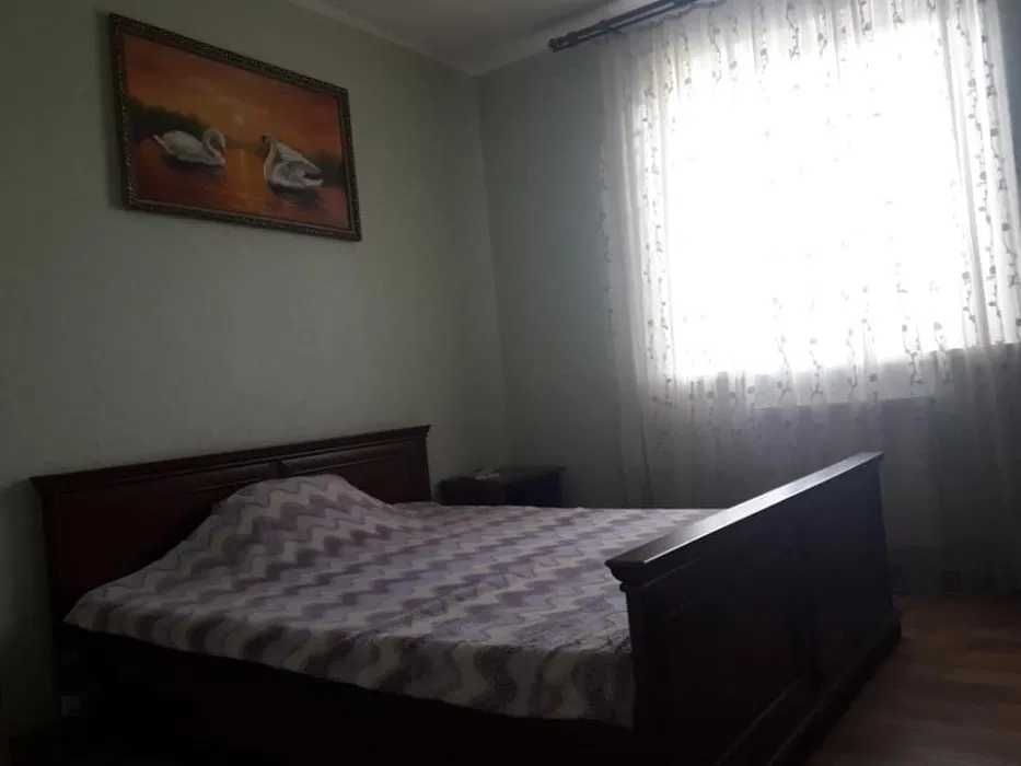 (13) Продам 2-поверховий будинок у 1 кварталі с.Великий Дальник.