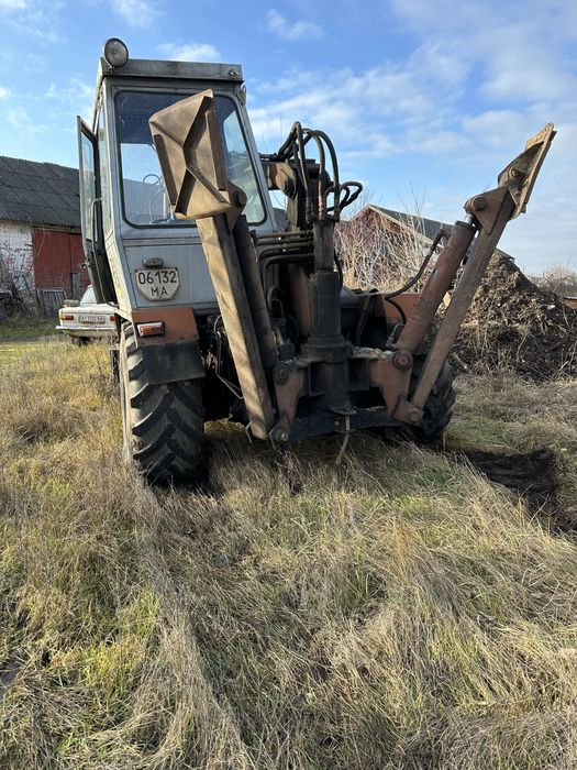 Продам ескаватор Карпатець цілий або по запчастинах