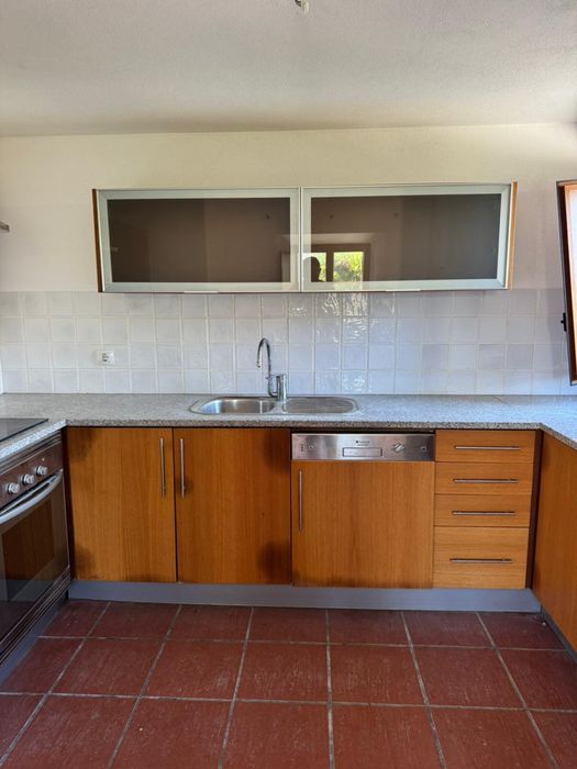 Cozinha Completa em Madeira c/ Bancadas Granito + Eletrodomésticos