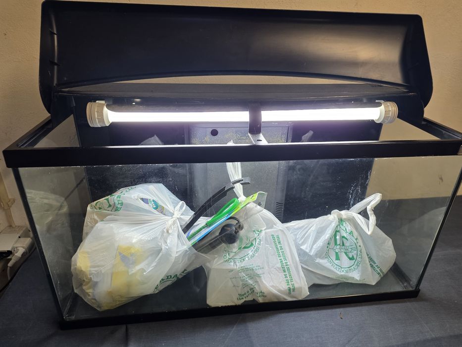 Aquario de 80 cm  Completo