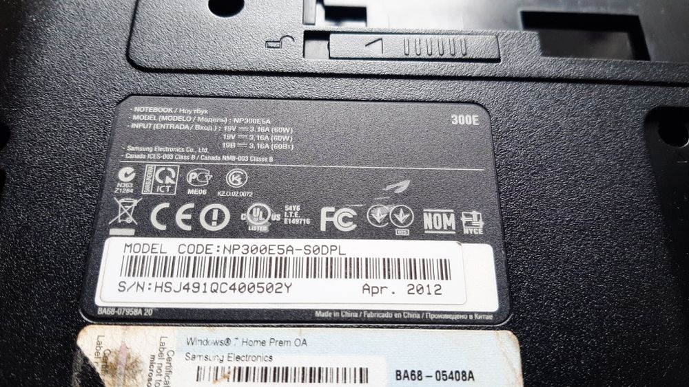 Samsung NP300E5A proc i3,dysk 1TB,4gb ram,dvd itd/opcj NP350e5c 355e5c