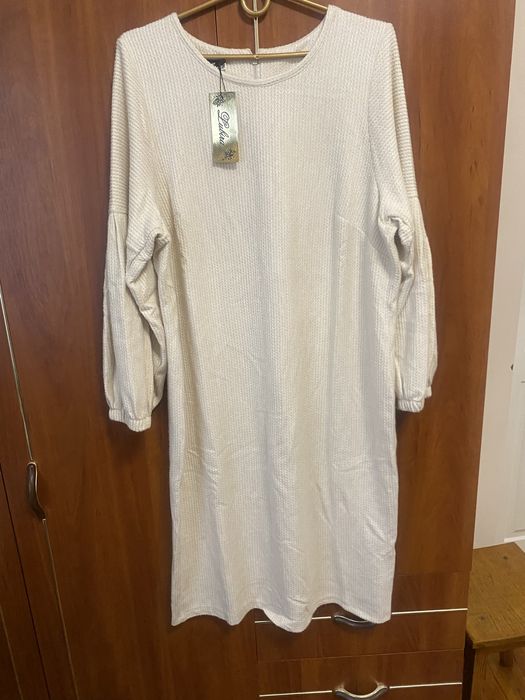 Продам гарне тепле плаття 54 розміру.