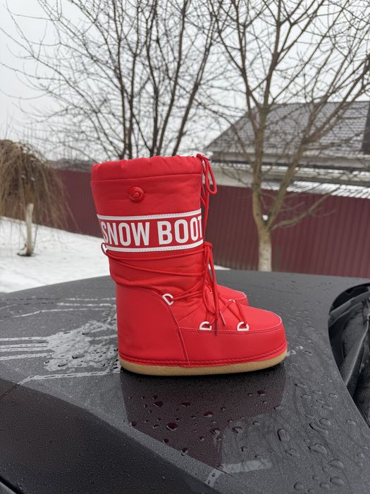 Мунбуты женские красные