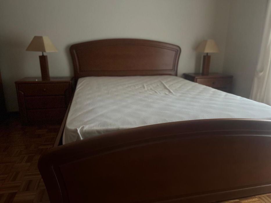 Conjunto completo de quarto, em madeira maciça de mogno