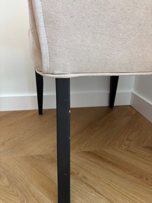 Krzesła pikowane do salonu