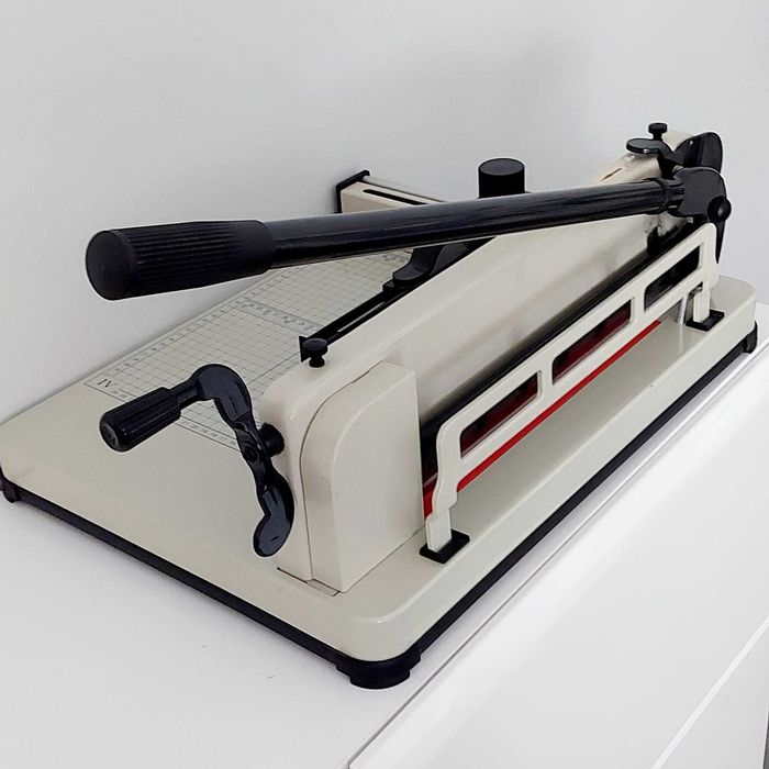 Guilhotina de resmas A4