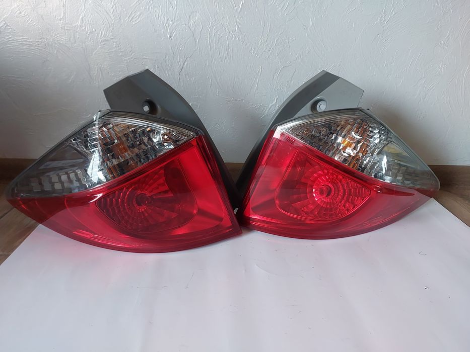 Стопы задние Toyota Verso S 2010-2016