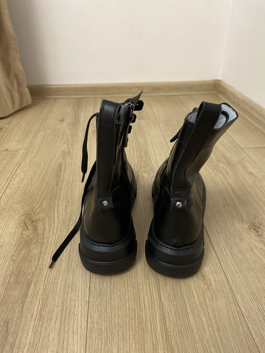 Черевики. Чоботи жіночі