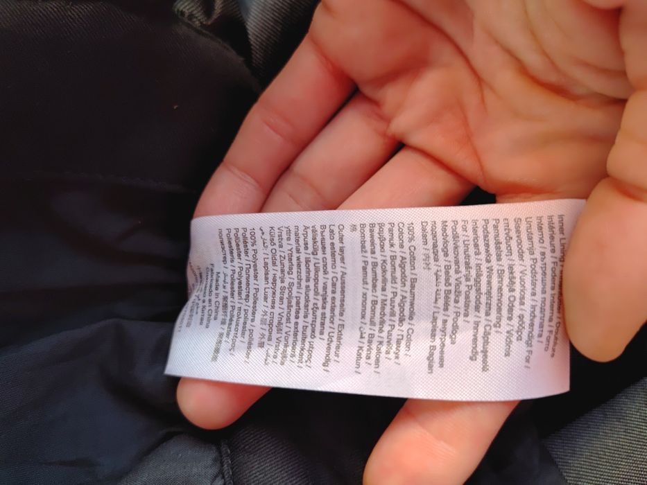 Spódniczka czarna z siateczka rozkloszowana rozm  164 cm Esprit