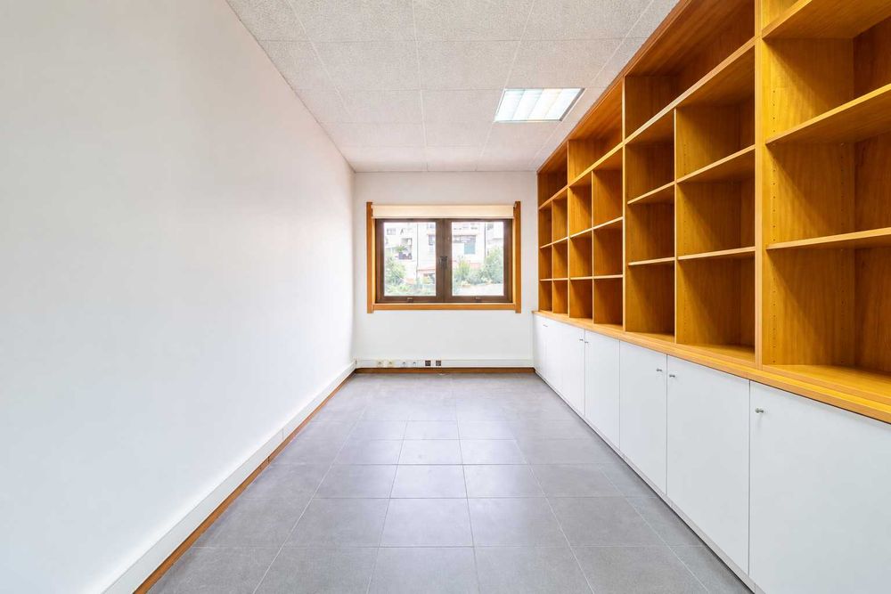 Escritório com 70 m2 no centro de Gondomar