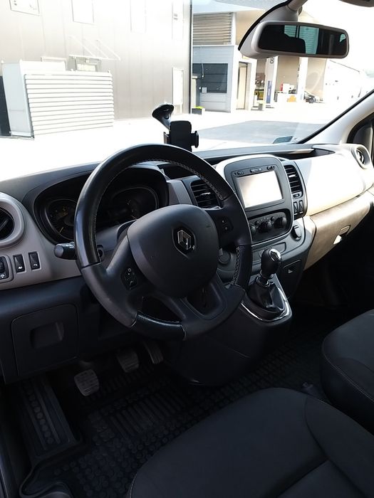 Wynajem bus 9 os Renault Trafic