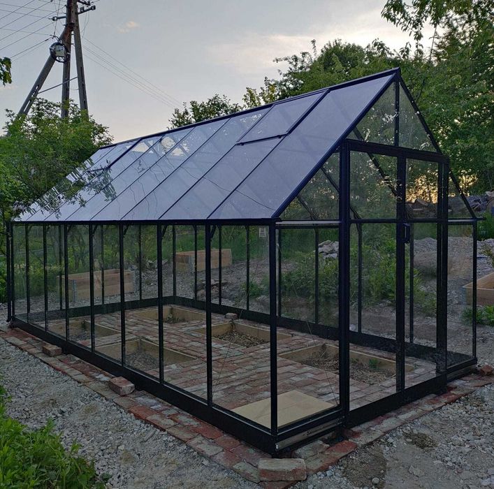 Szklana szklarnia ogrodowa, szkło hartowane, Qube 816, montaż