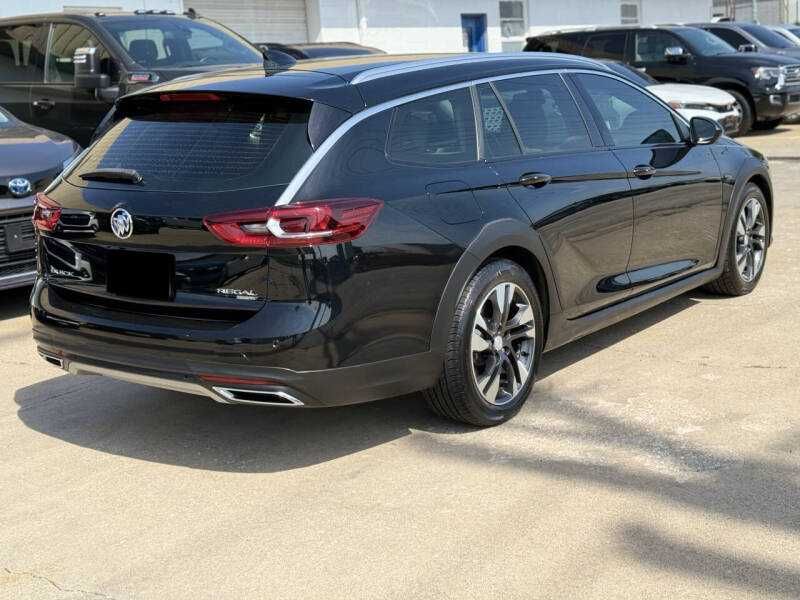 2018 Buick Regal TourX Essence