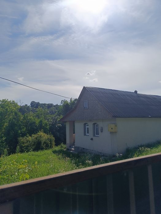 Продаж будинка в передмісті