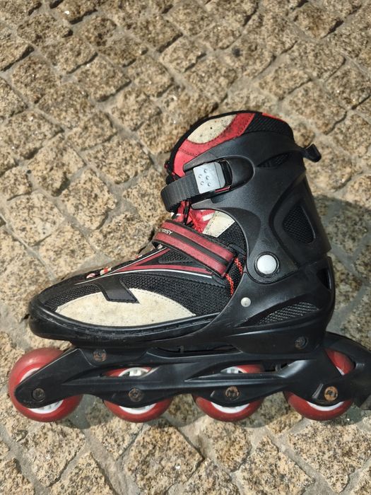 Par de patins em linha
