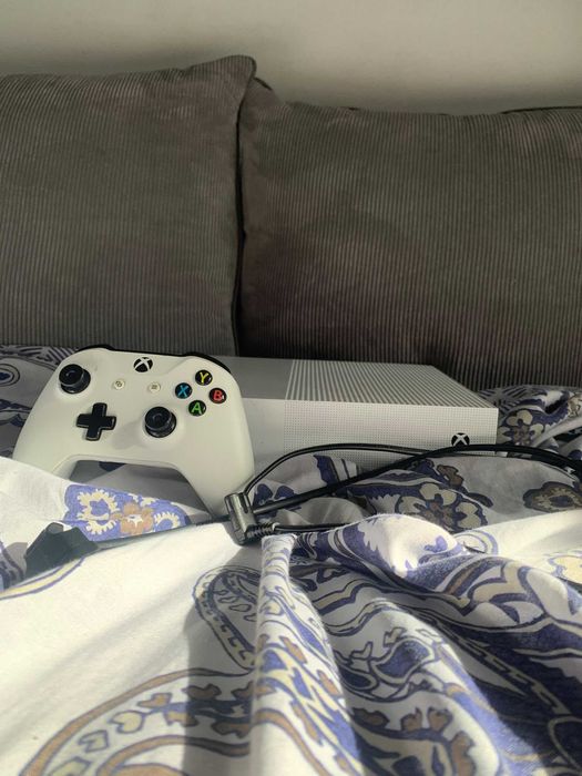 konsola do gier. Xbox one S.
