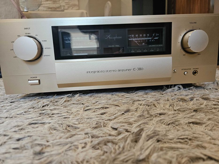 Wzmacniacz Accuphase E-380