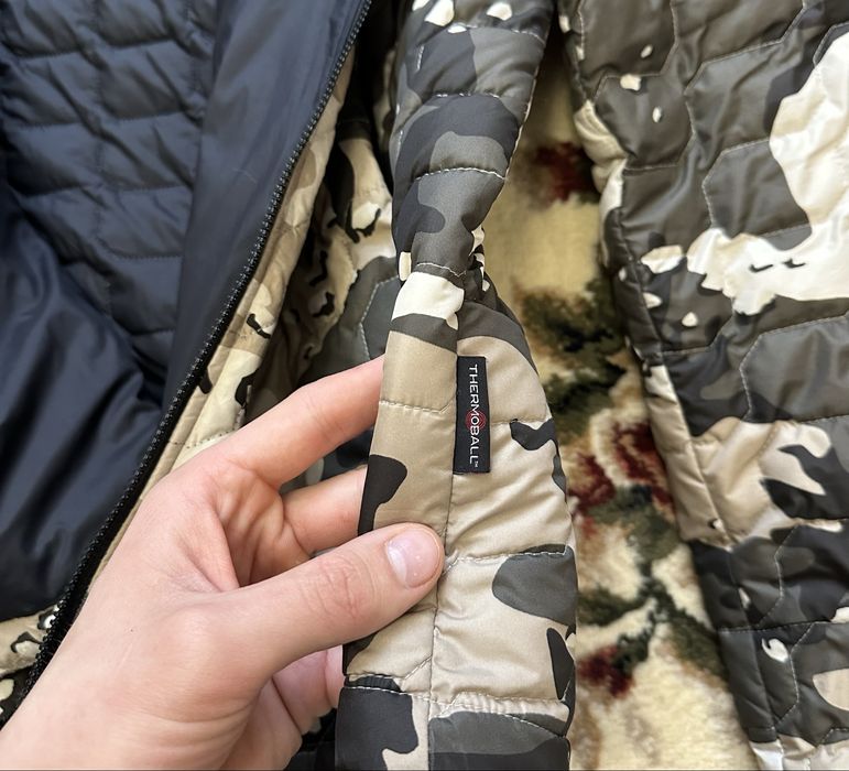 The north face  лекгий пуховик multicam