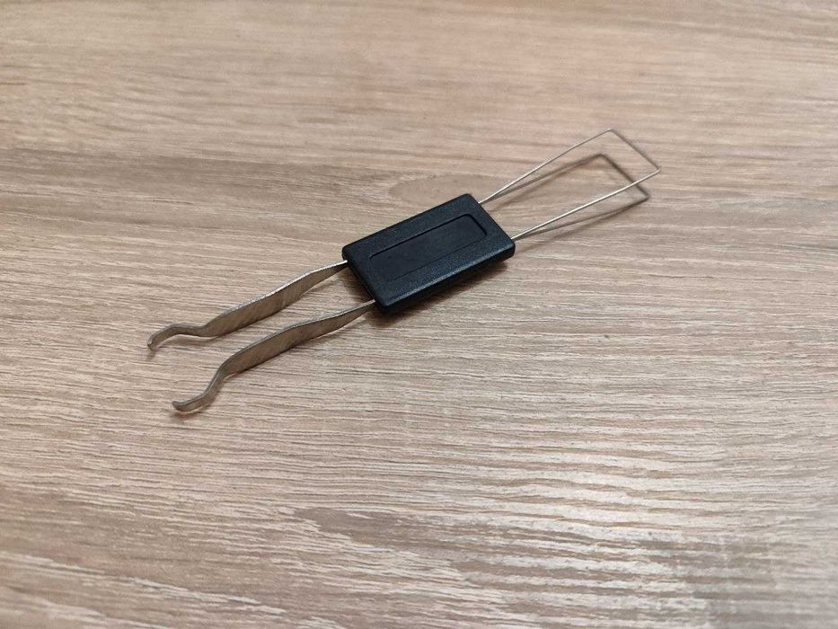 Металлический ключ пуллер 2 в 1 для снятия кейкапов /клавиш клавиатуры