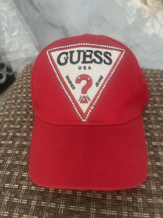 Кепка GUESS червоного кольору