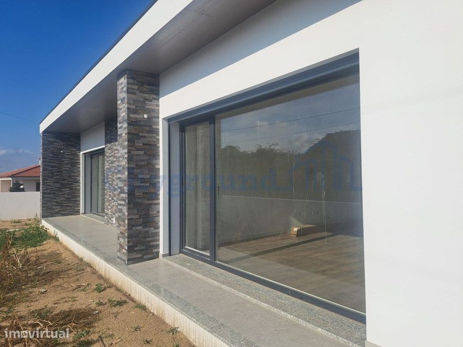 Moradia T3 Moderna a menos de 15 Minutos de Leiria - Em Construção