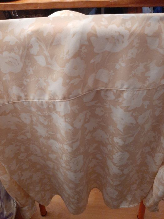 Camiseiro com motivos florais