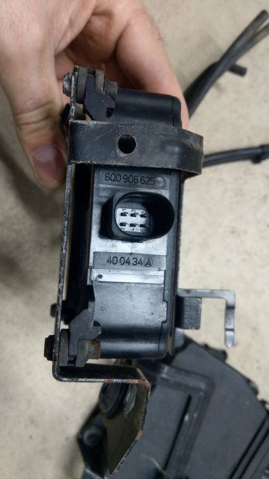 Zawór podciśnienia elektrozawór VW Golf V 5 Touran Audi A3 8P 1.9 2.0