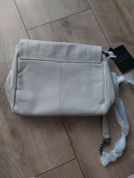 Torebka skórzana jasno beżowa