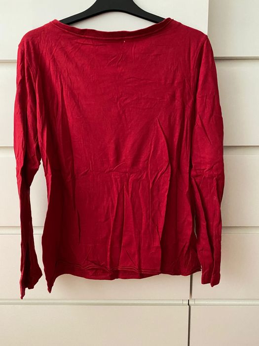 Camisola vermelha com decote