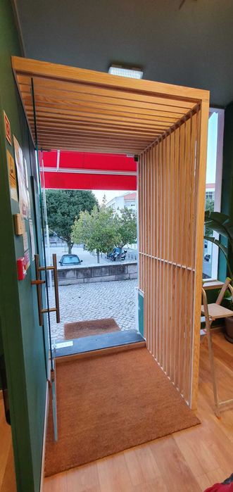 Mobiliário para espaço comercial e lojas