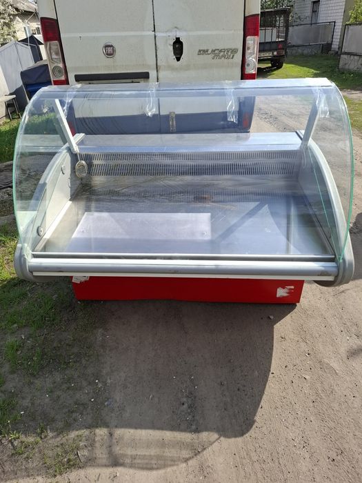 Продаж універсальної холодильної вітрини