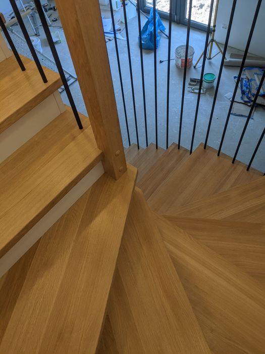 Schody drewniane balustrady producent
